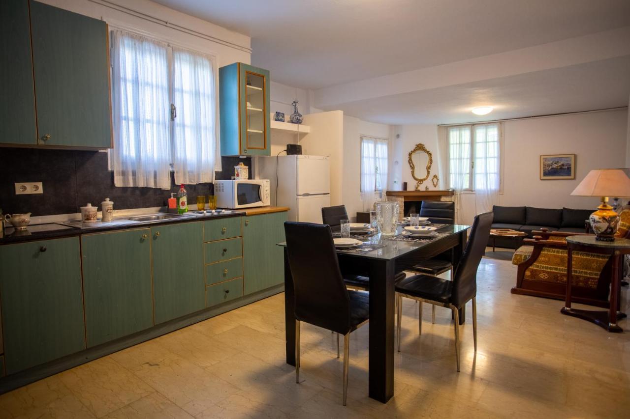 Traditional Villa Appartment With Garden, Also For Gatherings ,15 Minutes From Thessaloniki Airport Exterior foto