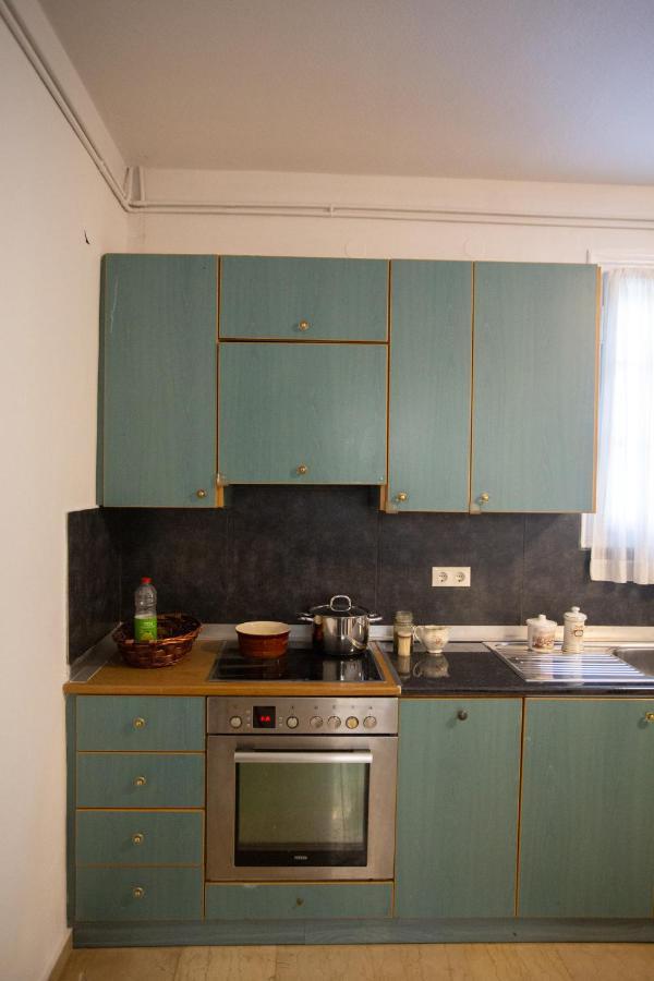 Traditional Villa Appartment With Garden, Also For Gatherings ,15 Minutes From Thessaloniki Airport Exterior foto