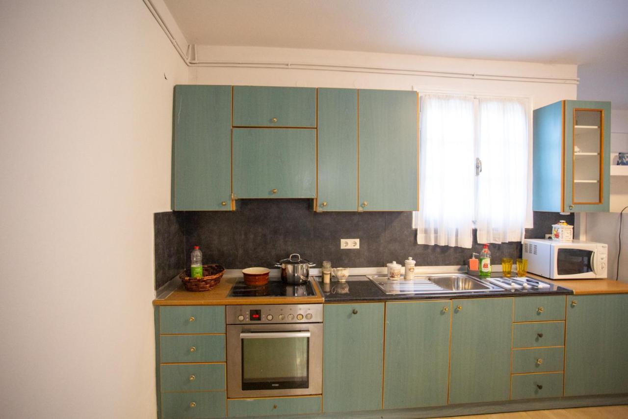 Traditional Villa Appartment With Garden, Also For Gatherings ,15 Minutes From Thessaloniki Airport Exterior foto